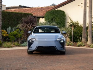 TEST - Lexus ES