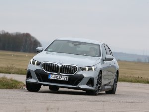 TEST - Is Lucid Air na daverende prijsverlaging alternatief voor BMW i5 en Mercedes EQE?