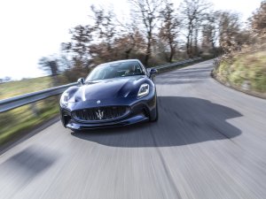 TEST Maserati GranTurismo Folgore: hoe kan iets zó saai én zó bruut zijn?