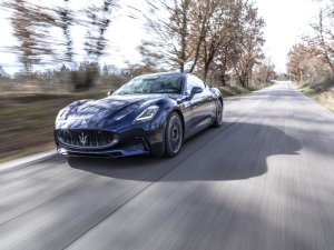 TEST Maserati GranTurismo Folgore: hoe kan iets zó saai én zó bruut zijn?