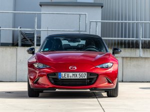 TEST Mazda MX-5 tegen Mini Cabrio is een strijd van gevoel tegen verstand