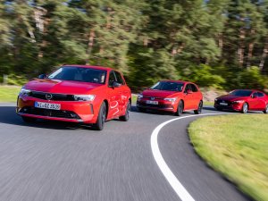 TEST - Mazda 3 vs. Astra en Golf: waarom de Mazda de volmaakte auto voor egoïsten is