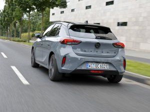 TEST Opel Corsa Electric (2023): waarom je je in een Opel Senator, Omega of Kapitän waant