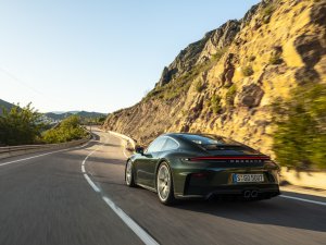TEST Porsche 911 GT3 Touring: ideaal voor naar de bakker óf de Nürburgring