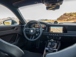 TEST Porsche 911 GT3 Touring: ideaal voor naar de bakker óf de Nürburgring