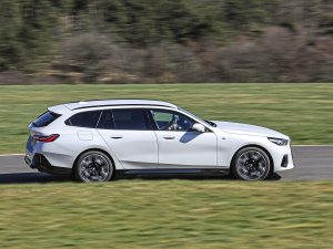 Test: tegen de BMW i5 Touring kan zelfs de Audi A6 E-Tron Avant niet op