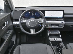 TEST: Waarom Volvo EX40 terecht 12.000 euro duurder is dan Hyundai Kona