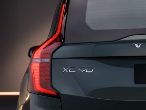Volvo weigert stokoude XC60 met pensioen te sturen: als PHEV nu 200 km elektrisch