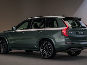 Volvo weigert stokoude XC60 met pensioen te sturen: als PHEV nu 200 km elektrisch