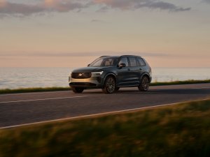 Volvo weigert stokoude XC60 met pensioen te sturen: als PHEV nu 200 km elektrisch