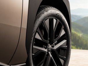 TEST - Deze Toyota gaat de strijd aan met de bestverkochte EV ter wereld
