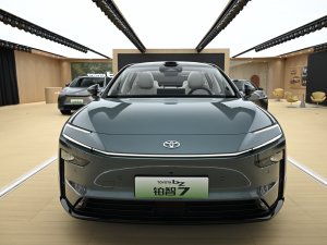 Nieuwe elektrische Toyota is ruim 5 meter lang en kost nog geen 20.000 euro