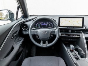 TEST: zo wast de nieuwe Toyota C-HR zijn concurrenten de oren