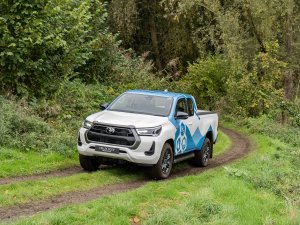 Rijden met de duurste Toyota Hilux ter wereld