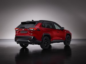 Toyota RAV4 met stekker nu goedkoper dan RAV4 zonder stekker