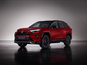 Toyota RAV4 met stekker nu goedkoper dan RAV4 zonder stekker