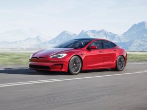 Gaaf! Vernieuwde Tesla Model S heeft het KITT-stuur uit Knight Rider