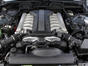Vakantieauto van je dromen - BMW 750iL (E38)