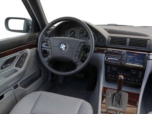 Vakantieauto van je dromen - BMW 750iL (E38)