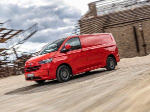 Review Volkswagen Transporter (2025): kan hij de Transit Custom inhalen?