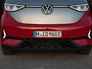 Test Volkswagen ID.Buzz LWB en GTX: zo bijten BMW-rijders zich stuk op en bestelbus