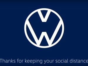 Ook de logo's van Audi, Mercedes en Volkswagen houden afstand