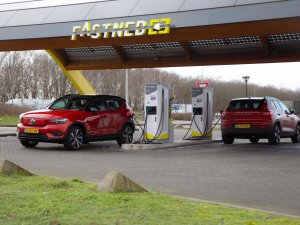 Bij Fastned rinkelt de kassa al met 1 elektrische SUV per uur