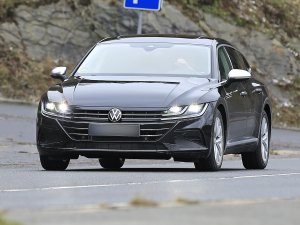De Volkswagen Arteon Shooting Brake heeft hangbillen