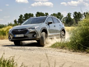 Dit automerk zet de rem op EV’s en zweert ineens bij hybrides