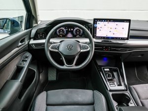Waarom de Volkswagen Golf nog altijd de beste middenklasser op benzine is