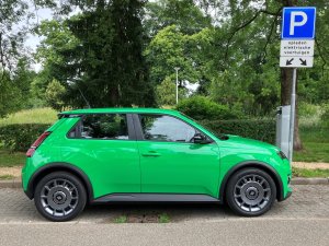 Review: verliest Renault 5 zijn charme als je een goedkope uitvoering neemt?