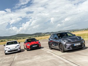 TEST elektrische hot hatches: de Alpine A290, Cupra Raval en Mini Cooper SE sprinten als een 911