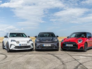 TEST elektrische hot hatches: de Alpine A290, Cupra Raval en Mini Cooper SE sprinten als een 911