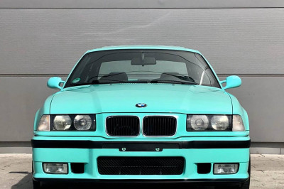Deze mintgroene BMW M3 E36 vleurt je regenachtige morgen op