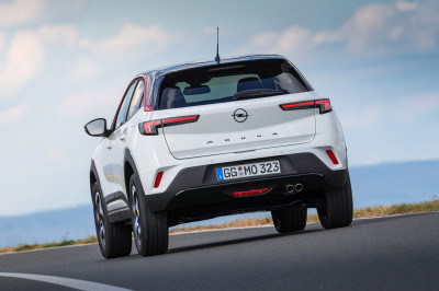 Ja, de nieuwe Opel Mokka lust ook benzine en diesel