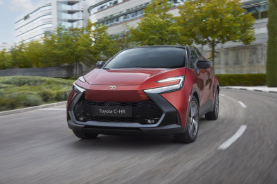 Waarom de nieuwste Toyota C-HR 107.971 gulden kost