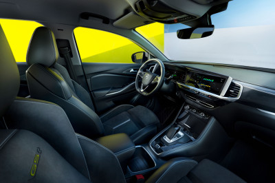 Opel Grandland GSe: plug-in hybride met 300 pk gaat vooral voor uiterlijk vertoon