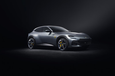 Is de vierdeurs Ferrari Purosangue een volbloed sportwagen, een SUV of vlees noch vis?