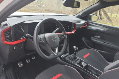 Met bijna nieuwe auto’s zoals deze bespaar je duizenden euro’s