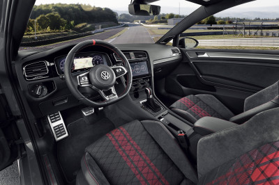 ​Volkswagen Golf GTI TCR eindelijk te koop