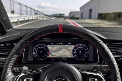 ​Volkswagen Golf GTI TCR eindelijk te koop