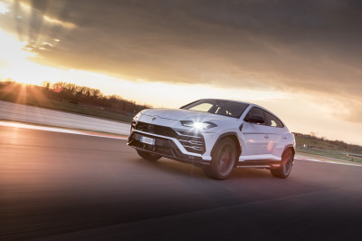 De Lamborghini Urus is een vraatzuchtige alleseter