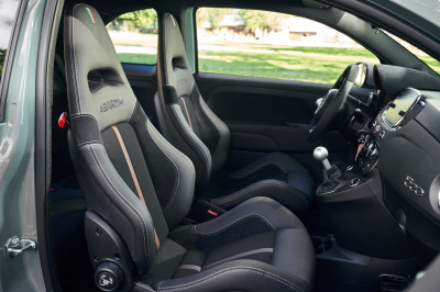 Spoiler alert! De Abarth 695 70th Anniversario is niet vleugellam