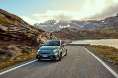 Spoiler alert! De Abarth 695 70th Anniversario is niet vleugellam
