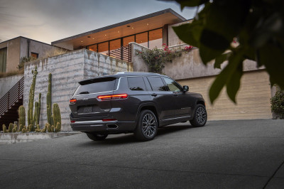 Na tien jaar is er eindelijk een nieuwe Jeep Grand Cherokee