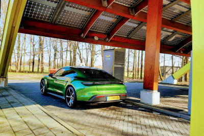 Porsche Taycan: actieradius gemeten bij 130 en 100 km/h