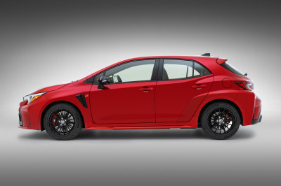BAM!!! Drie uitlaten (!) en 300 pk voor de knotsgekke Toyota GR Corolla