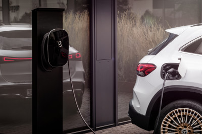 Mercedes-baas: “E-fuels zijn onzinnig, elektrisch rijden is superieur”