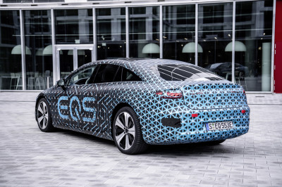 Met de elektrische Mercedes EQS kun je naar Stuttgart (en verder)
