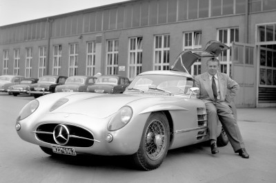 Duurste auto ooit geveild! Voor de prijs van deze Mercedes kun je 3375 A-klasses kopen